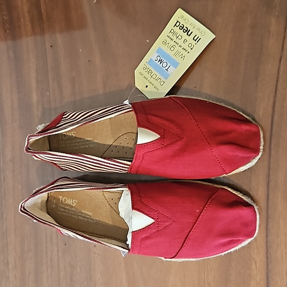 Tom's casual flats, red with red stripes. - Picture 1 of 7